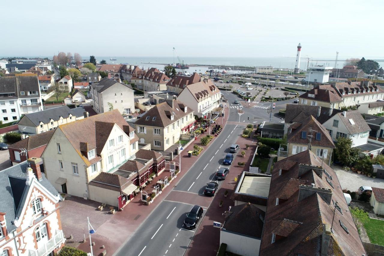 Hotel-Restaurant Le Normandie Luc-sur-Mer Exterior photo